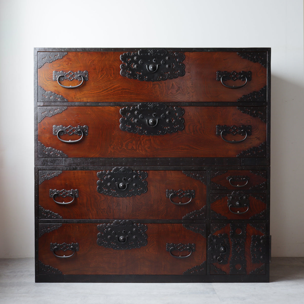 茶箪笥　ジャンク 茶箪笥 – hakobune GALLERY