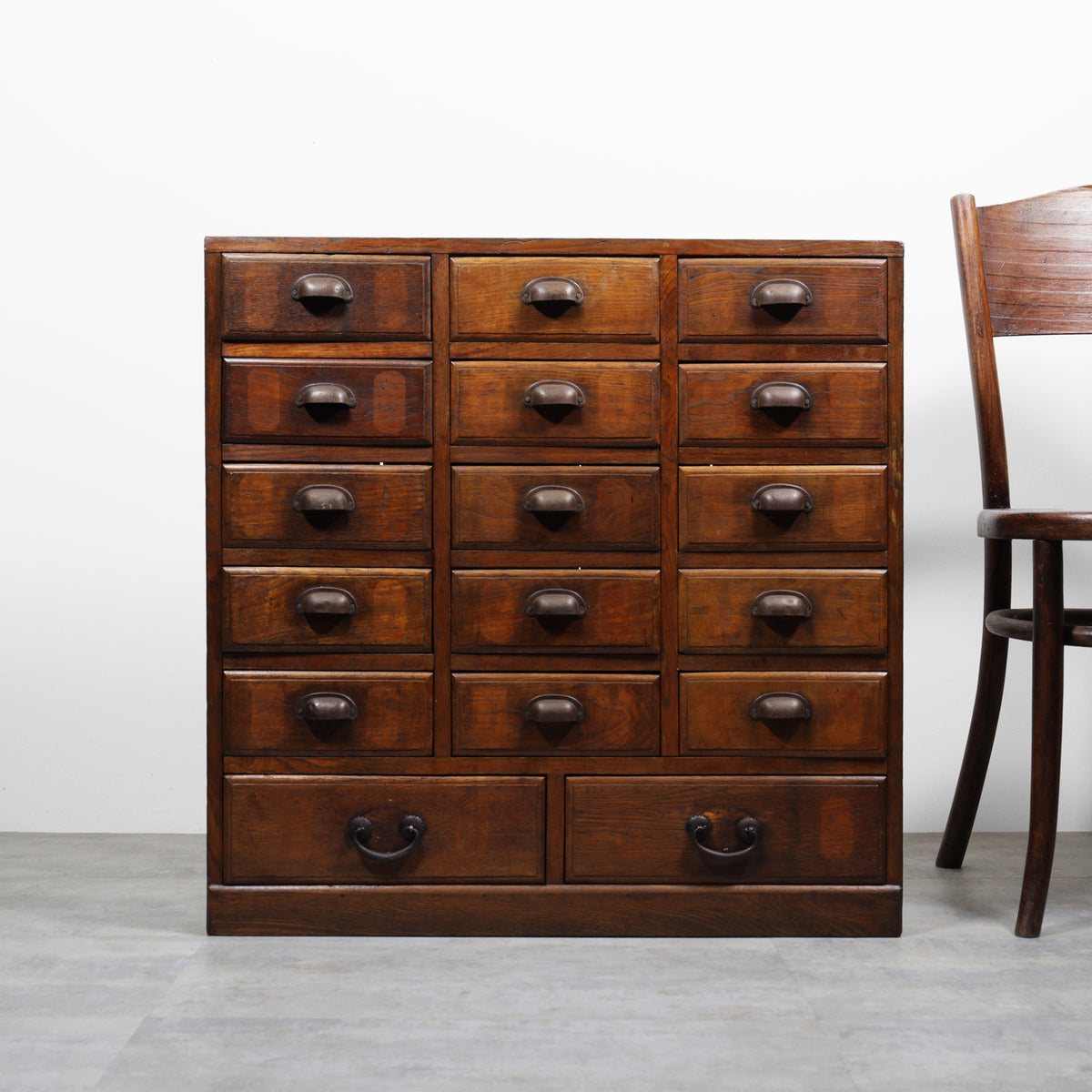 十七杯のチェスト [f0303]Japanese Antique Furniture – 青梵ギャラリー