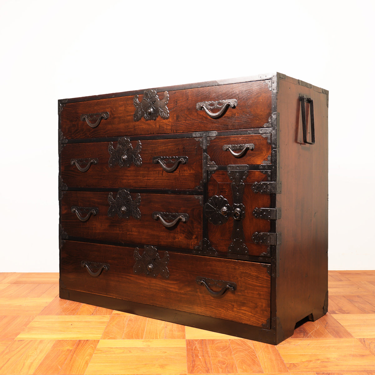 時代箪笥／米沢菊紋衣裳箪笥【YONEZAWA clothing chest】 [j1017
