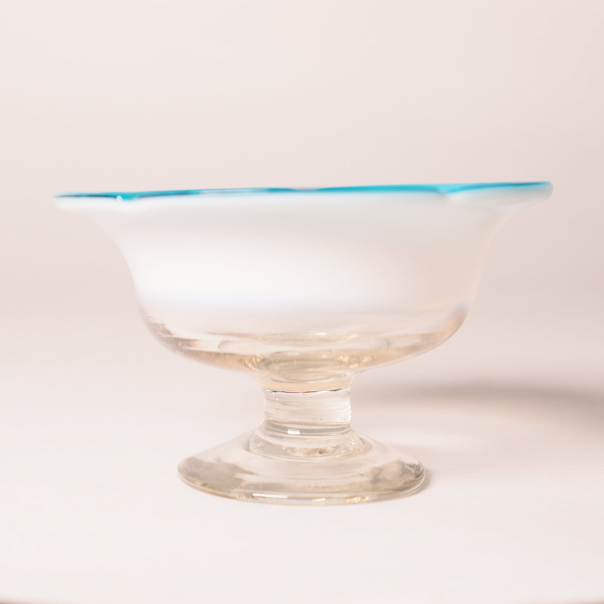 青縁輪花ぼかし氷コップ [IZ335-3] – 青梵ギャラリー