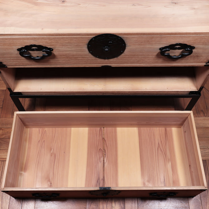 桐米沢桜紋衣裳箪笥　スタンド付き【KIRI YONEZAWA clothing chest with metal stand 】 [j1108]