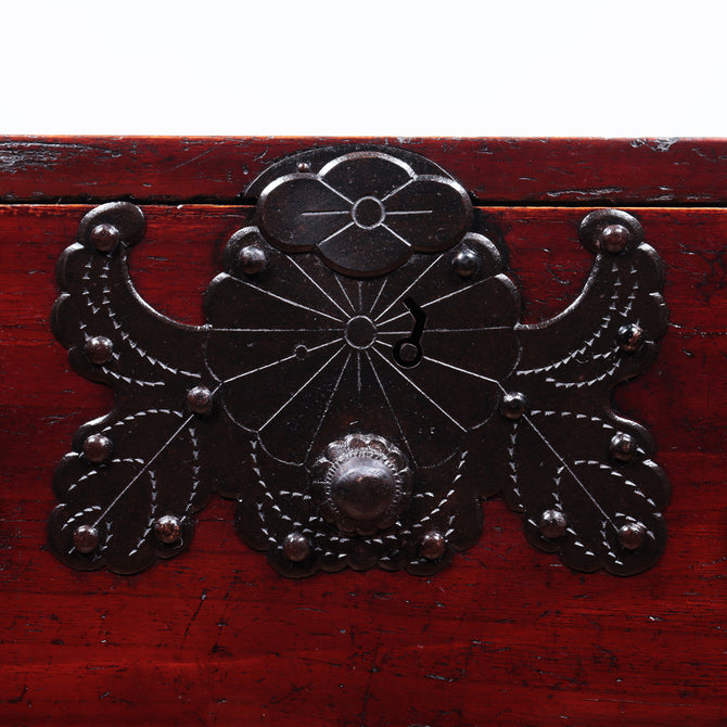 米沢菊紋小箪笥【Yonezawa small clothing chest】[j1111]