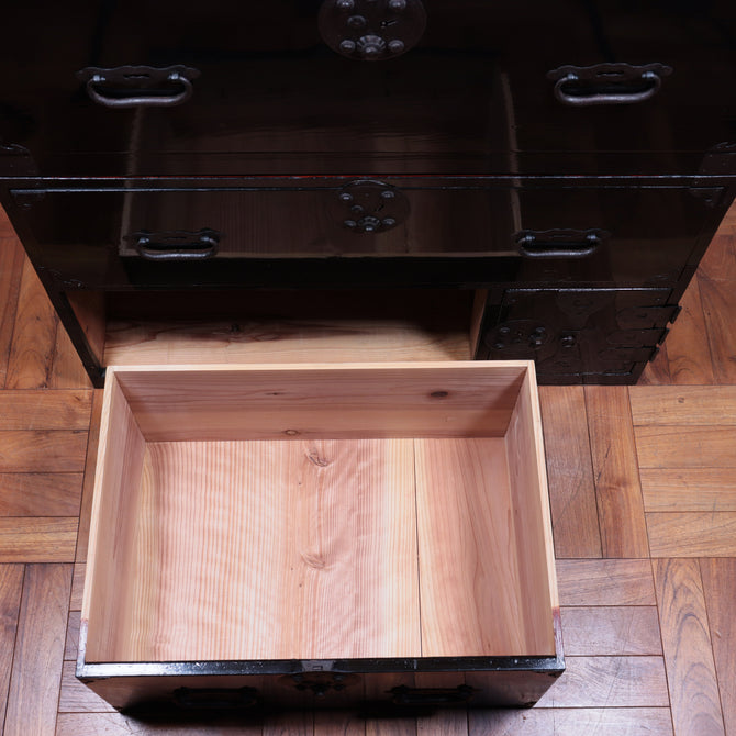 黒塗庄内丸金具衣裳箪笥【SHONAI clothing chest】[j1114]