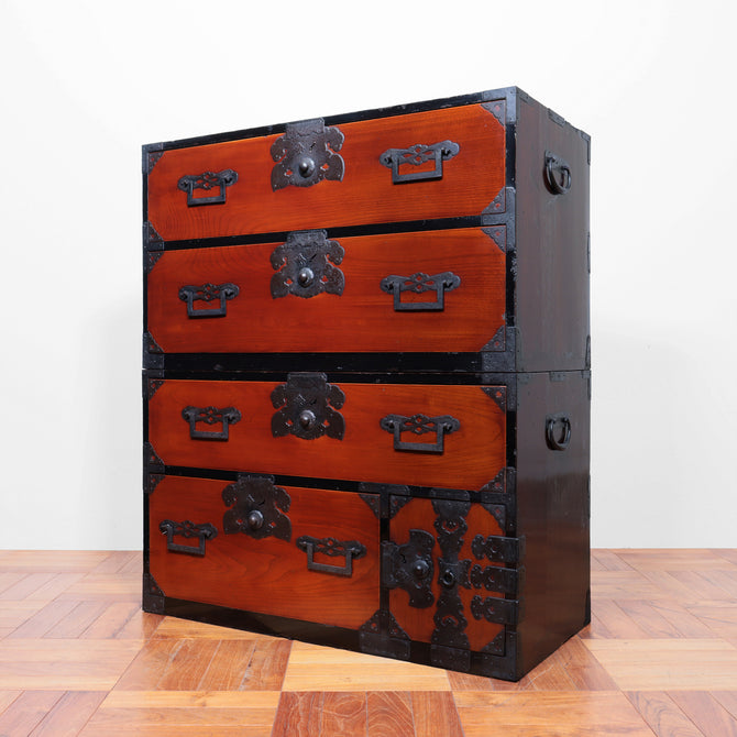 時代箪笥／庄内兜金具衣裳箪笥【 Shonai clothing chest 】 [j1115]Japanese Antique Furniture