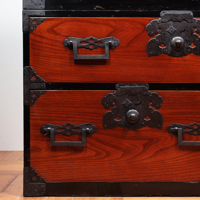 時代箪笥／庄内兜金具衣裳箪笥【 Shonai clothing chest 】 [j1115]Japanese Antique Furniture