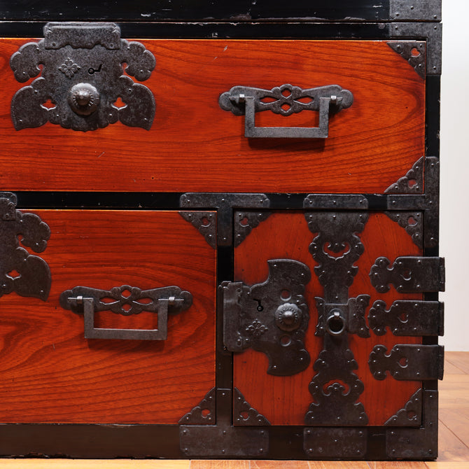 時代箪笥／庄内兜金具衣裳箪笥【 Shonai clothing chest 】 [j1115]Japanese Antique Furniture