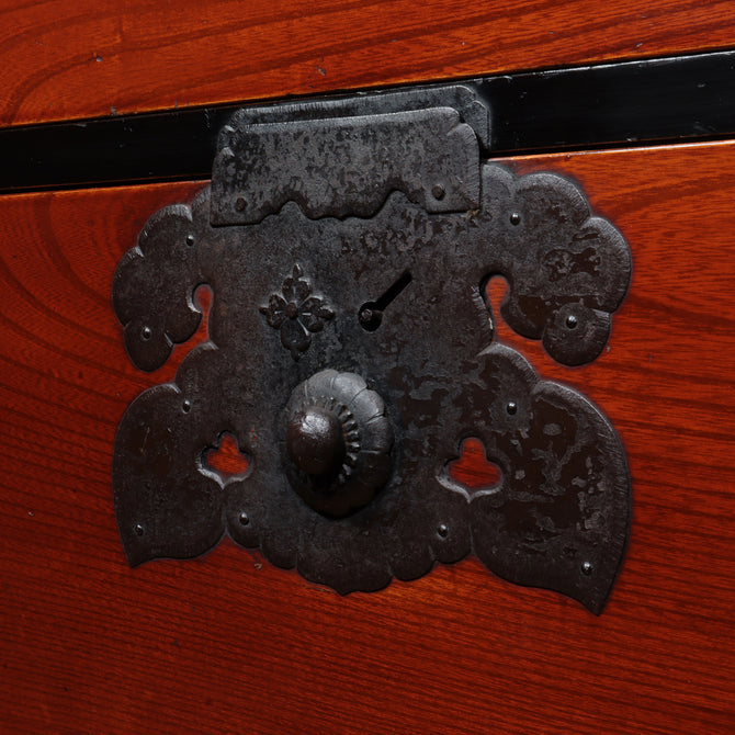時代箪笥／庄内兜金具衣裳箪笥【 Shonai clothing chest 】 [j1115]Japanese Antique Furniture
