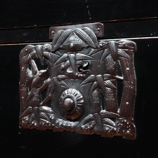 黒塗庄内衣裳箪笥 スタンド付き【Shonai clothing chest with metal stand】[j1117]