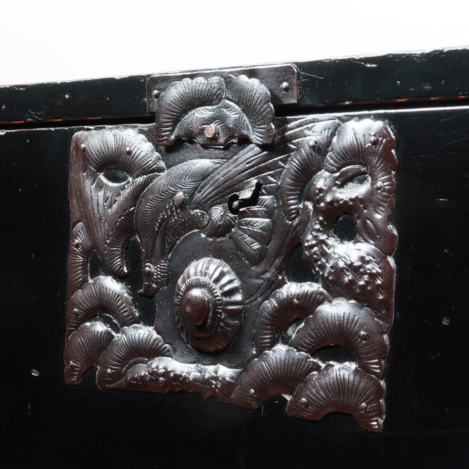 黒塗庄内衣裳箪笥 スタンド付き【Shonai clothing chest with metal stand】[j1117]