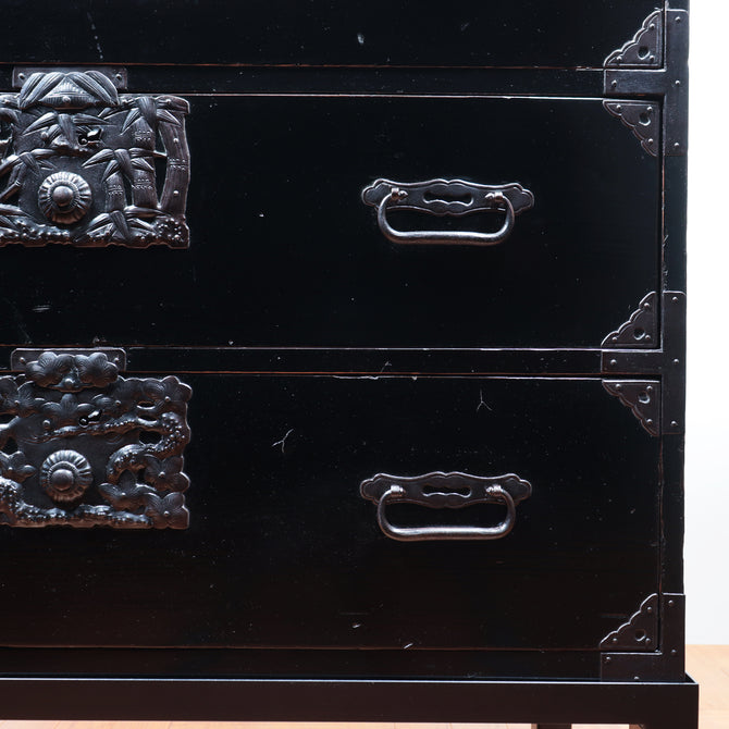 黒塗庄内衣裳箪笥 スタンド付き【Shonai clothing chest with metal stand】[j1117]