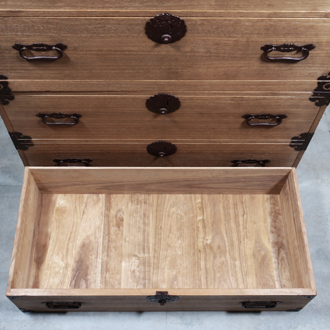 時代箪笥／庄内桐重ね衣裳箪笥【 SHONAI KIRI clothing chest 】 [j1212]　Japanese Antique Furniture