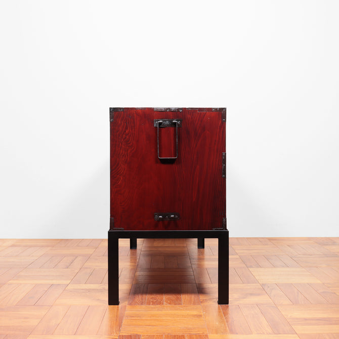 時代箪笥／米沢衣裳箪笥　スタンド付き【Yonezawa clothing chest with metal stand 】 [j1127]　Japanese Antique Furniture