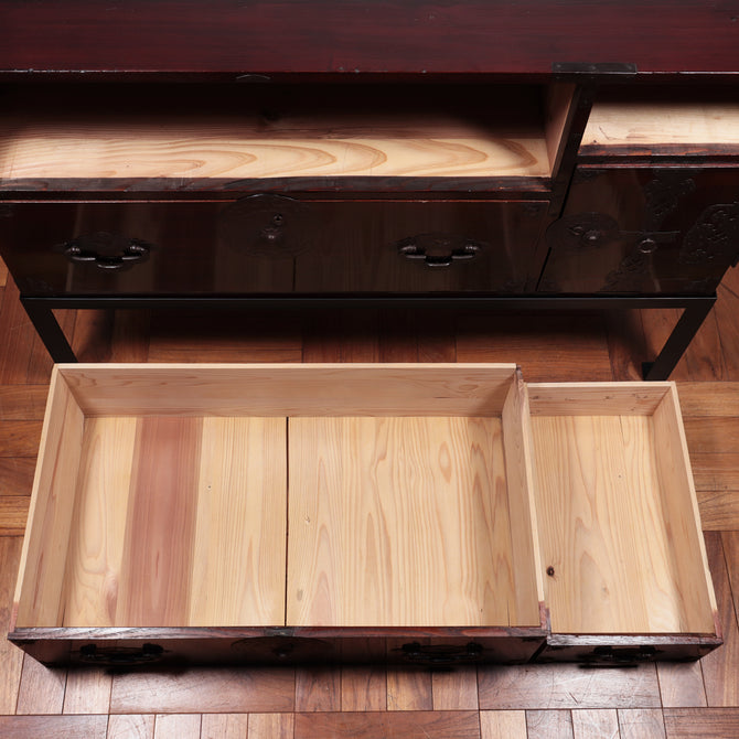 時代箪笥／米沢衣裳箪笥　スタンド付き【Yonezawa clothing chest with metal stand 】 [j1127]　Japanese Antique Furniture