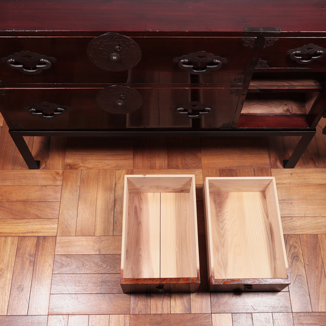 時代箪笥／米沢衣裳箪笥　スタンド付き【Yonezawa clothing chest with metal stand 】 [j1127]　Japanese Antique Furniture