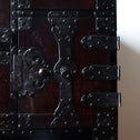 ◆ご商談中ーSales pending◆時代箪笥／米沢兜金具衣裳箪笥【Yonezawa clothing chest 】 [j1098]　Japanese Antique Furniture