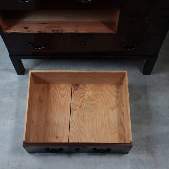 米沢桜紋金具小箪笥　スタンド付き【Yonezawa smallchest with metal stand】 [j1213]　Japanese Antique Furniture