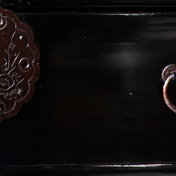 時代箪笥／黒塗庄内小箪笥　スタンド付き【SHONAI small chest with metal stand】 [j1177]　Japanese Antique Furniture