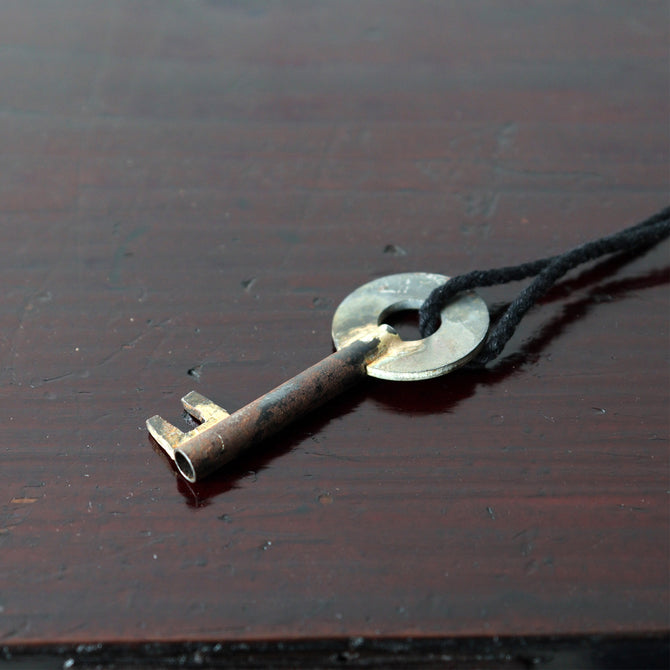 時代箪笥／黒塗庄内小箪笥　スタンド付き【SHONAI small chest with metal stand】 [j1177]　Japanese Antique Furniture