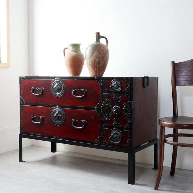 時代箪笥／仙台剣花菱紋衣裳箪笥　スタンド付き【Sendai clothing chest with metal stand 】 [j1179]　Japanese Antique Furniture