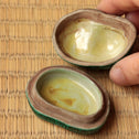 九谷交趾写牛香合【Kutaniyaki Incense Box with a Cow Design 】 [s1523]