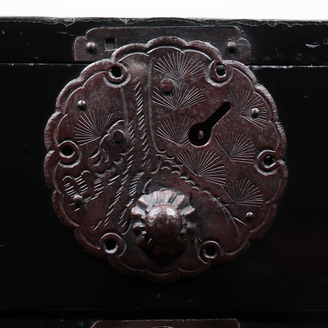 時代箪笥／黒塗庄内小箪笥　スタンド付き【SHONAI small chest with metal stand】 [j1132]　Japanese Antique Furniture