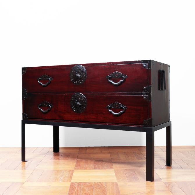 時代箪笥／米沢桜紋衣裳箪笥　スタンド付き【Yonezawa clothing chest with metal stand 】 [j1138]　Japanese Antique Furniture