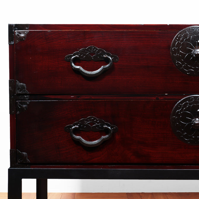 時代箪笥／米沢桜紋衣裳箪笥　スタンド付き【Yonezawa clothing chest with metal stand 】 [j1138]　Japanese Antique Furniture