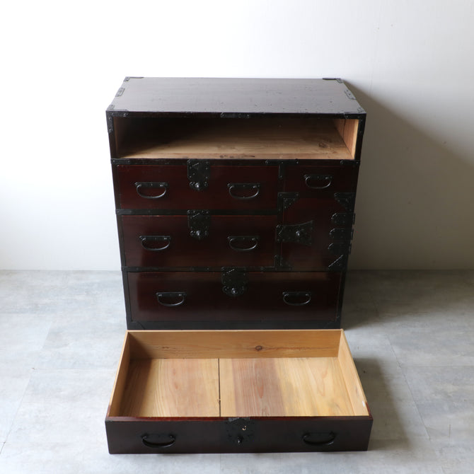 時代箪笥／一本物衣裳箪笥【 clothing chest 】 [j1208]　Japanese Antique Furniture