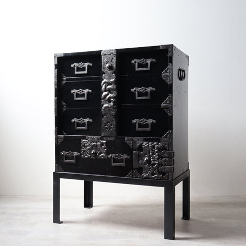 時代箪笥／黒塗庄内閂付小箪笥　スタンド付き【Small chest with metal stand】 [j1222]　Japanese Antique Furniture