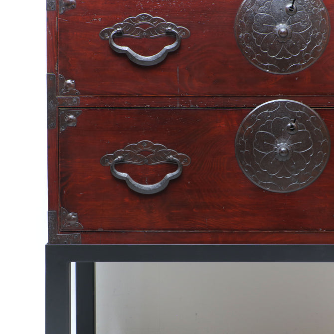 時代箪笥／米沢桜丸衣裳箪笥　スタンド付き【Yonezawa clothing chest with metal stand 】 [j1210]　Japanese Antique Furniture