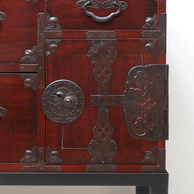 時代箪笥／米沢桜丸衣裳箪笥　スタンド付き【Yonezawa clothing chest with metal stand 】 [j1210]　Japanese Antique Furniture