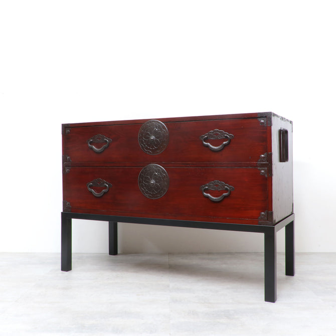 時代箪笥／米沢桜丸衣裳箪笥　スタンド付き【Yonezawa clothing chest with metal stand 】 [j1211]　Japanese Antique Furniture