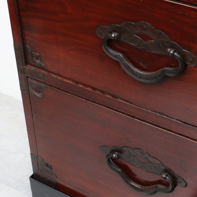 時代箪笥／米沢桜丸衣裳箪笥　スタンド付き【Yonezawa clothing chest with metal stand 】 [j1211]　Japanese Antique Furniture