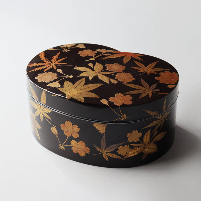 州浜形桜花紅葉図蒔絵箱[k0569]【Lacuerd small box design of cherry blossoms and maple leaves 】