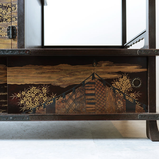 蒔絵飾り棚【Lacquered display cabnet】 [f0317]