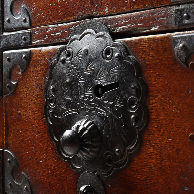 時代箪笥／庄内小箪笥　スタンド付き【Small chest with metal stand】 [j1224]　Japanese Antique Furniture