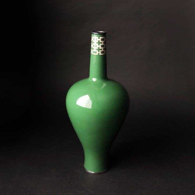 七寶緑釉抽象文花瓶　安藤七宝店謹製 [k0431]　Cloisonne green glazed abstract pattern vase by Ando Cloisonne