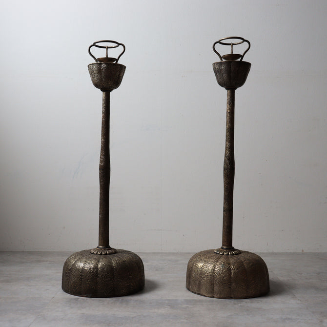 菊燈・燭台（一対）【 Pair of Candlesticks 】 [k0621]
