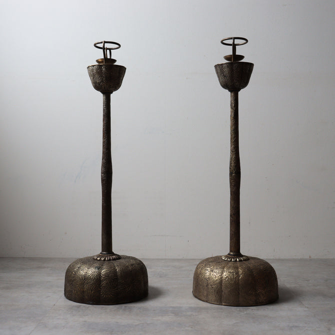 菊燈・燭台（一対）【 Pair of Candlesticks 】 [k0621]