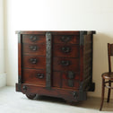 時代箪笥／閂錠付車箪笥【Wheeled chest with bar lock】 [j1188]Japanese Antique Furniture
