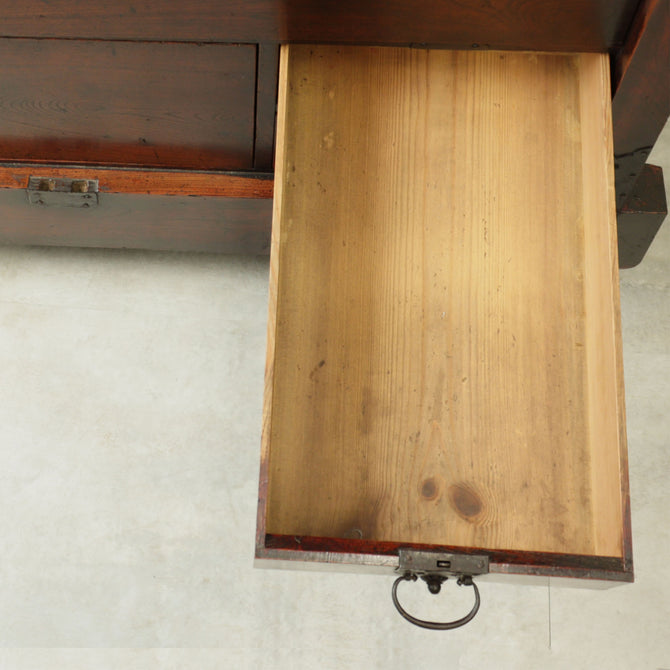 時代箪笥／閂錠付車箪笥【Wheeled chest with bar lock】 [j1188]Japanese Antique Furniture