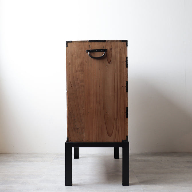 時代箪笥／米沢桜紋桐小箪笥　スタンド付き【YONEZAWA Small chest with metal stand】 [j1227]　Japanese Antique Furniture