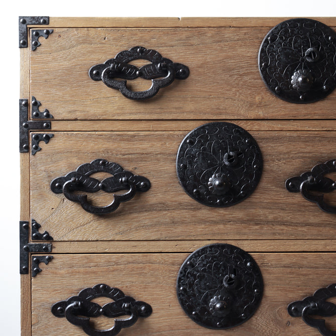 時代箪笥／米沢桜紋桐小箪笥　スタンド付き【YONEZAWA Small chest with metal stand】 [j1227]　Japanese Antique Furniture