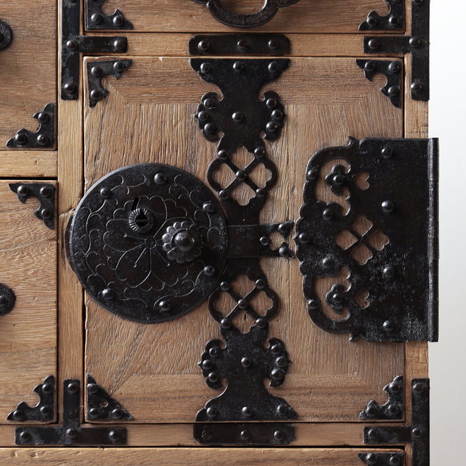 時代箪笥／米沢桜紋桐小箪笥　スタンド付き【YONEZAWA Small chest with metal stand】 [j1227]　Japanese Antique Furniture
