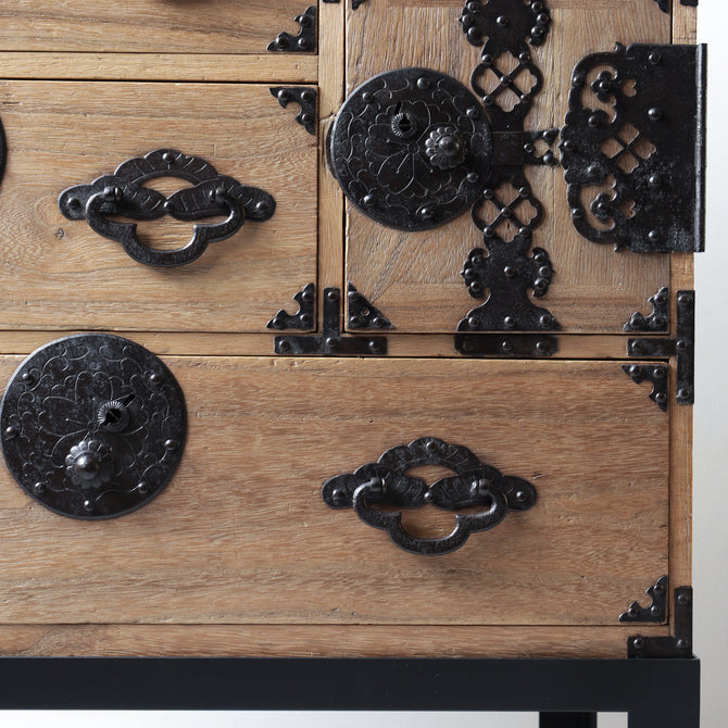 時代箪笥／米沢桜紋桐小箪笥　スタンド付き【YONEZAWA Small chest with metal stand】 [j1227]　Japanese Antique Furniture