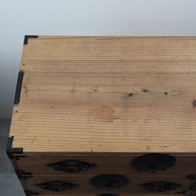 時代箪笥／米沢桜紋桐小箪笥　スタンド付き【YONEZAWA Small chest with metal stand】 [j1227]　Japanese Antique Furniture