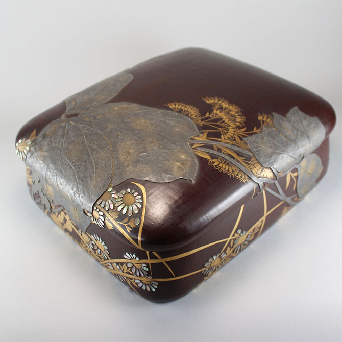 光琳草花図蒔絵硯箱[k0542]【Korin style lacquered writing box】