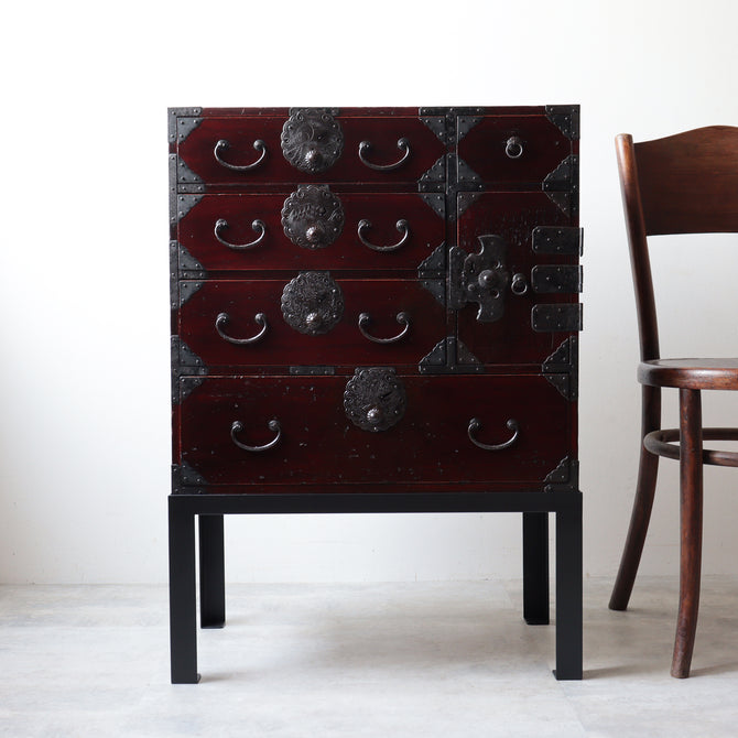 時代箪笥／庄内雪輪紋小箪笥　スタンド付き【SHOUNAI Small chest with metal stand】 [j1228]Japanese Antique Furniture