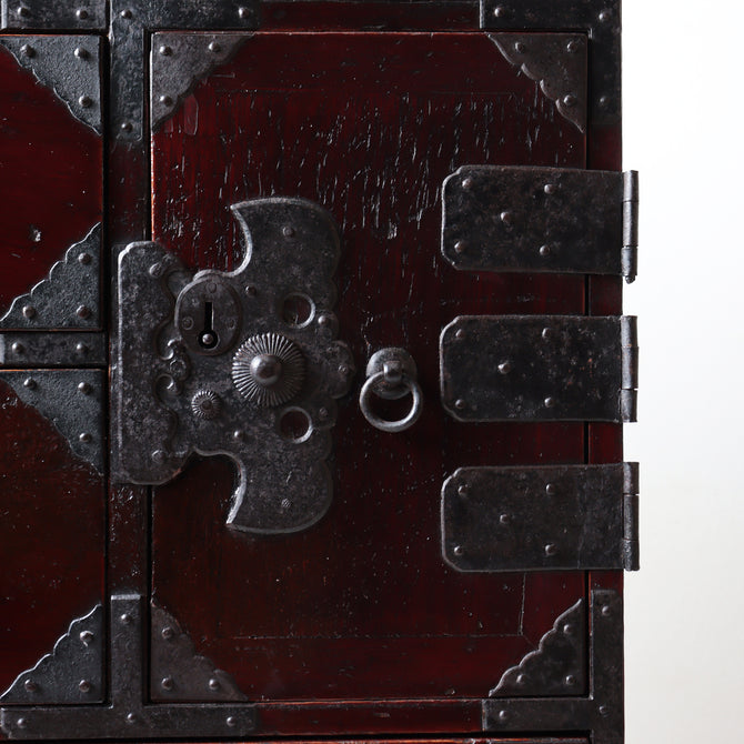 時代箪笥／庄内雪輪紋小箪笥　スタンド付き【SHOUNAI Small chest with metal stand】 [j1228]Japanese Antique Furniture