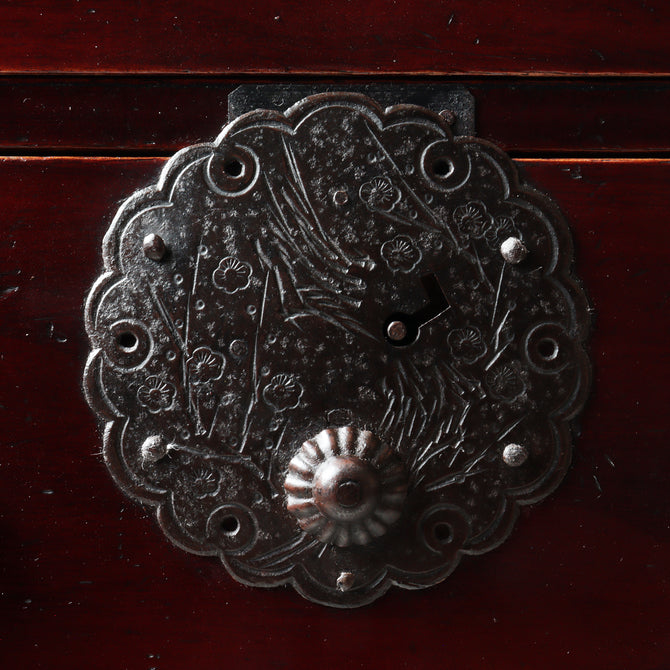 時代箪笥／庄内雪輪紋小箪笥　スタンド付き【SHOUNAI Small chest with metal stand】 [j1228]Japanese Antique Furniture